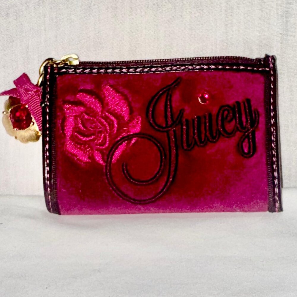 Juicy Couture - Small Change Purse w/Zippered Closure